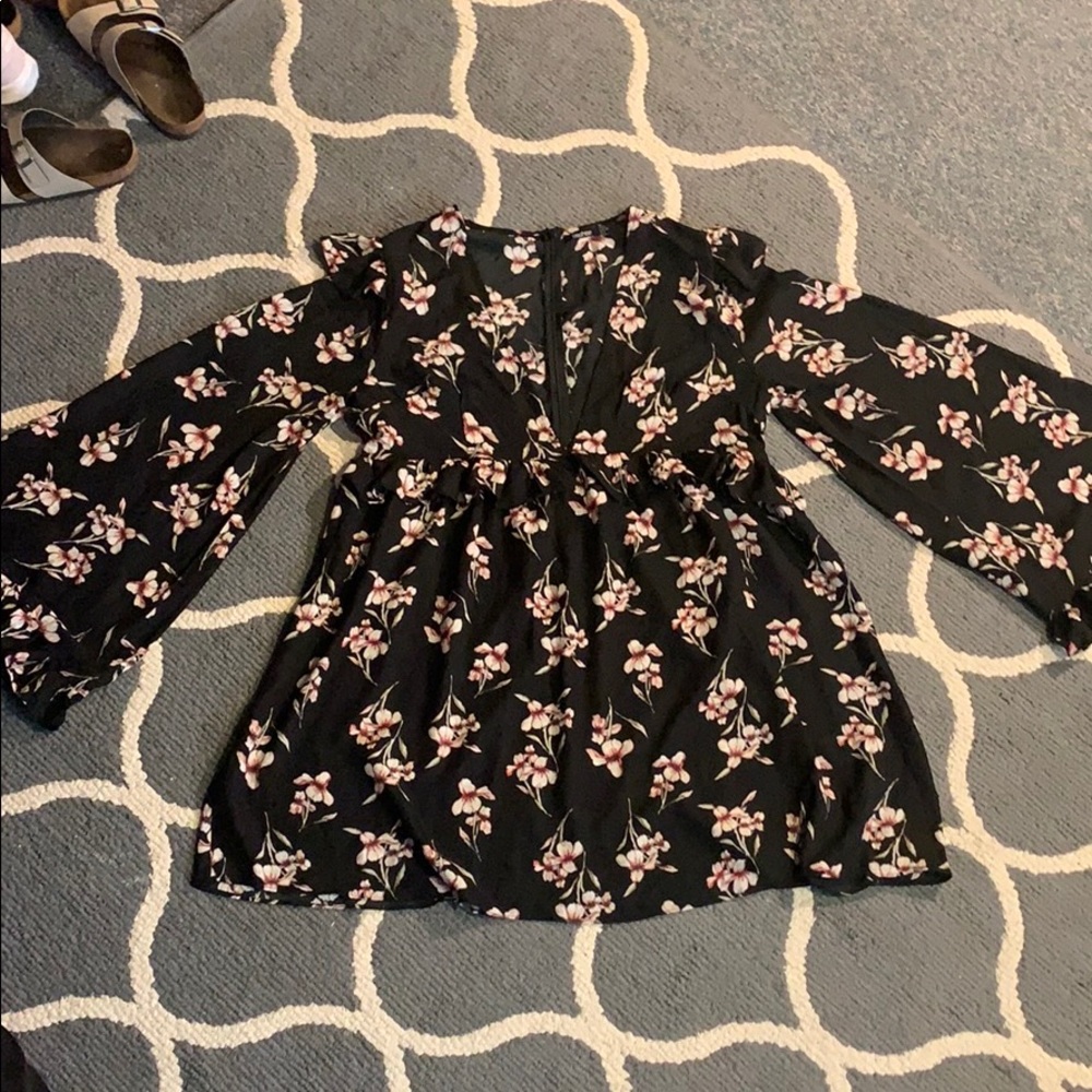 BooHoo Black Floral Top Size 16